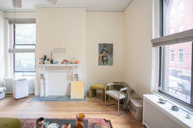 Living room with window towards Woodstock St - 2013 Locust St