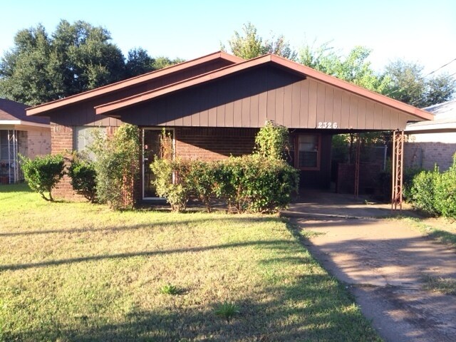 Primary Photo - 2326 Leslie St
