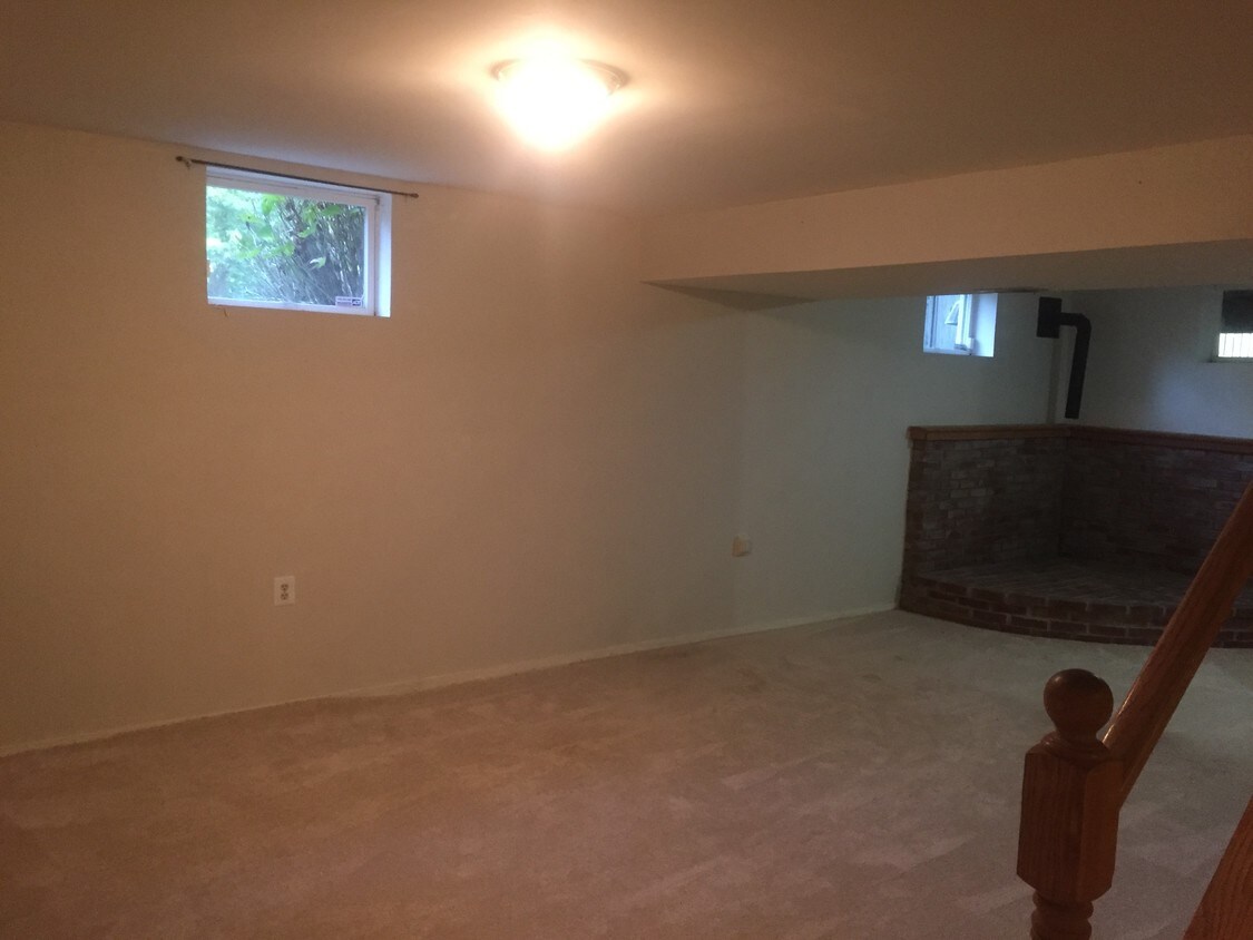 1423 Peartree Ln, Bowie, MD 20721 House Rental in Bowie, MD