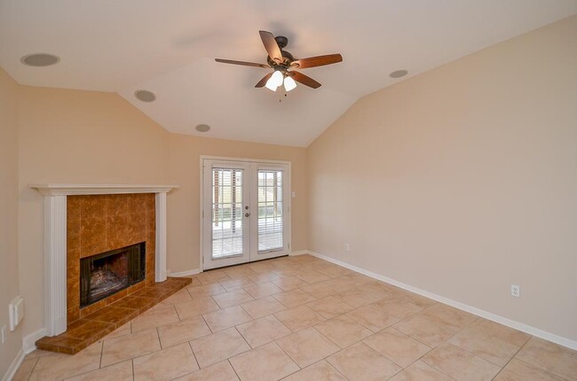 Building Photo - 7303 Greenwood Point Dr