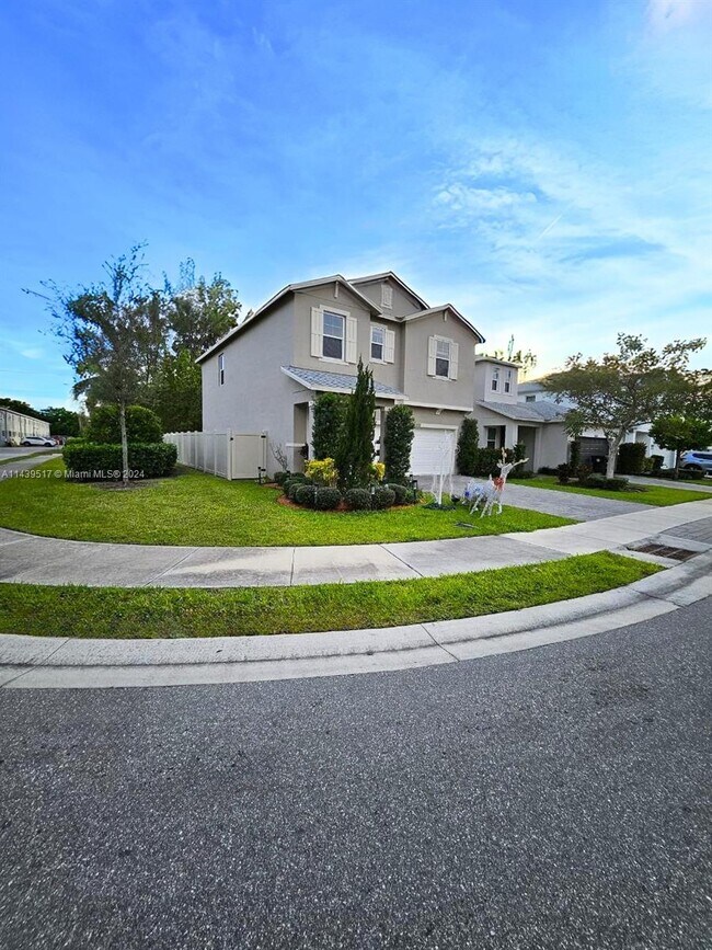 Foto del edificio - 1801 Lake Cove Dr