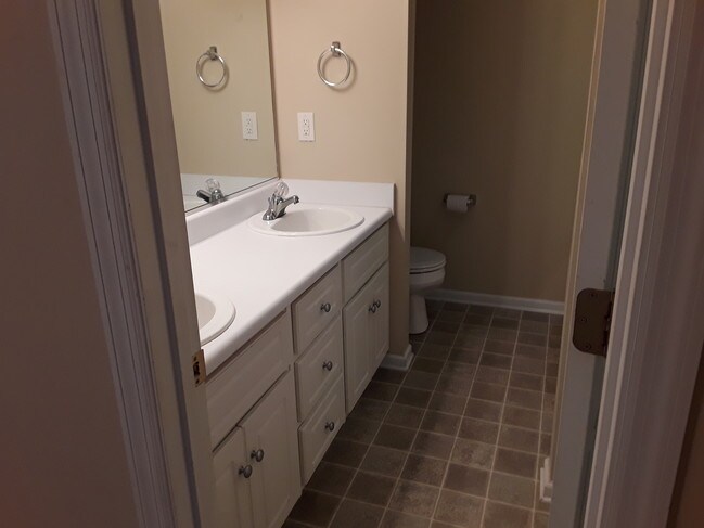 Building Photo - 420 Diamond Ridge Way