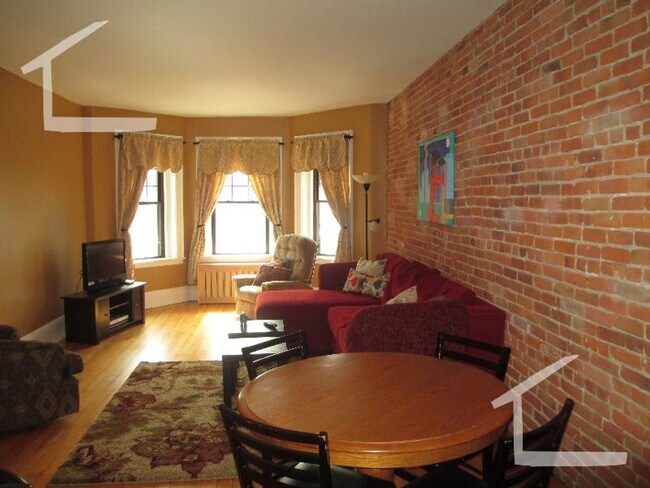 Building Photo - 81 Brighton Ave