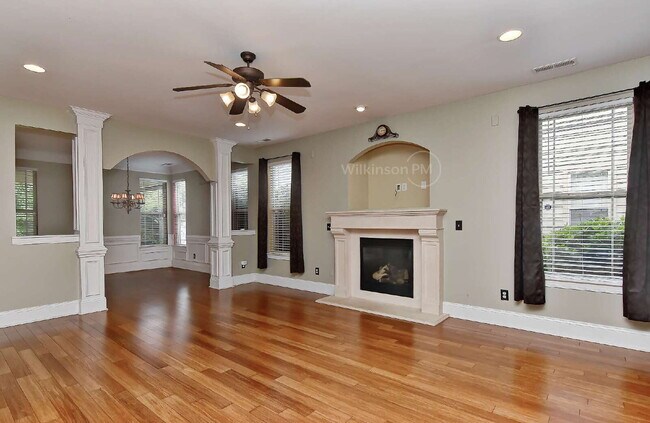 Foto del edificio - Charming 3-Bedroom in Arbor Croft with Out...