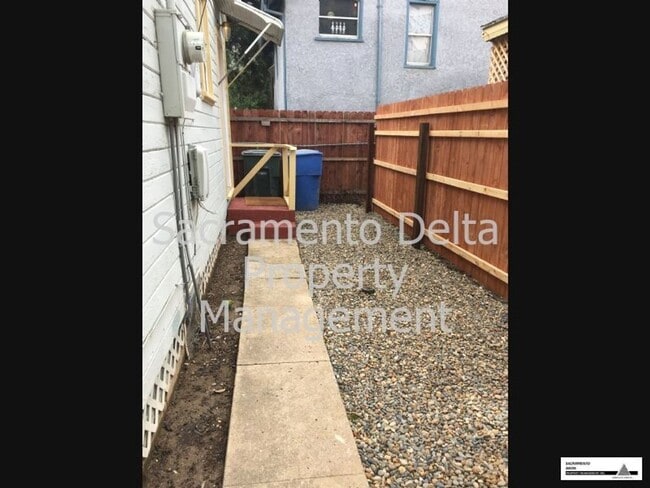 Foto del edificio - Cute and Cozy 1bed/1bath Cottage in Colonial Heights