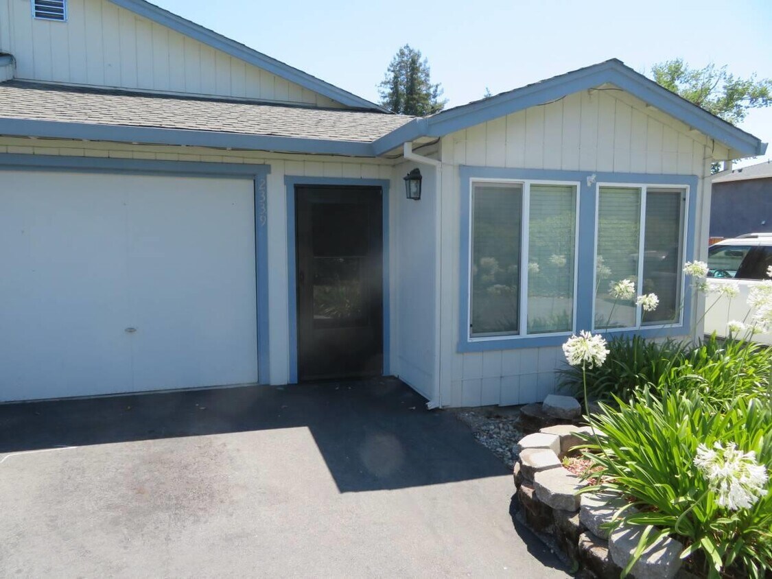 Foto principal - 2339 17th Ave
