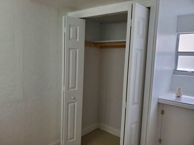 Photo - 2750 Lakeview Dr Apartment