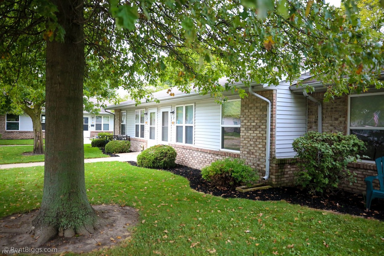 Foto principal - 122 N Iroquois St