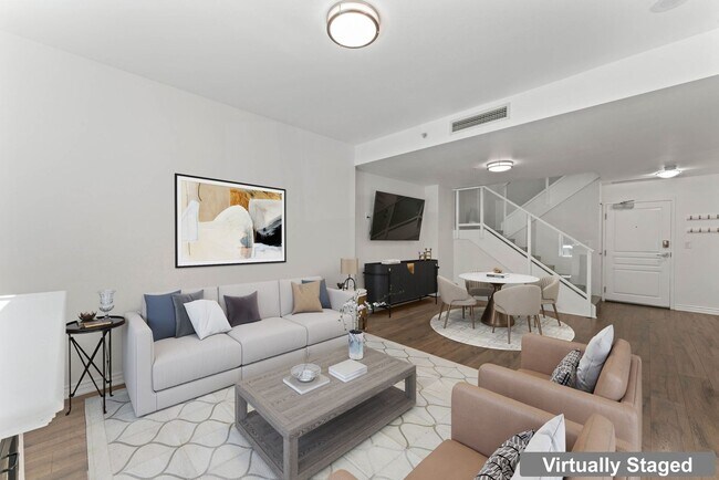 Foto del edificio - San Diego- Downtown- La Vita – Little Italy Condo- Split Level Style New Year Move In Special