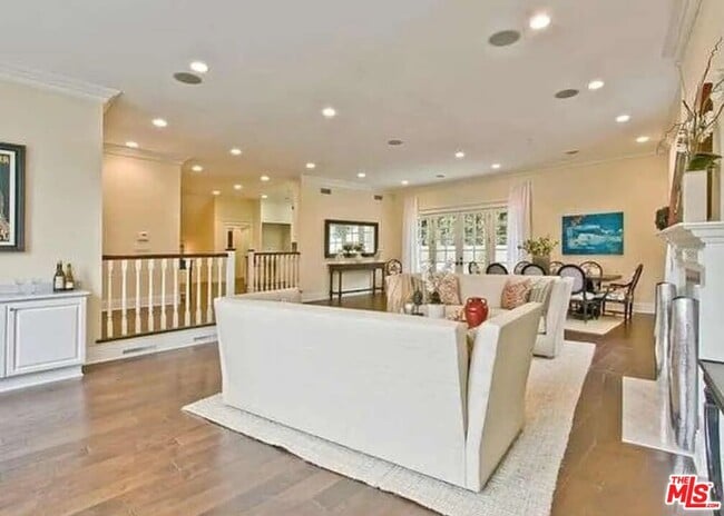 Foto del edificio - 580 N Kenter Ave