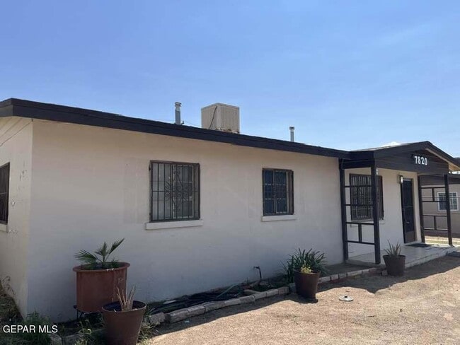 Foto del edificio - 7820 Maverick Ave