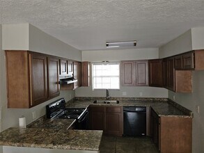 Building Photo - 1500 Oleander