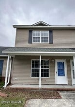 Building Photo - 1167 Pueblo Dr