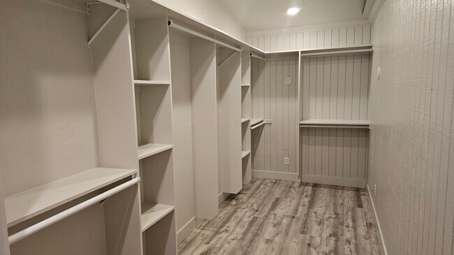 Foto del edificio - 1180 S Cove View Rd