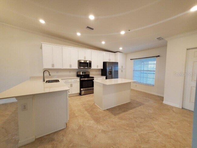 Building Photo - 14184 Heritage Landing Blvd