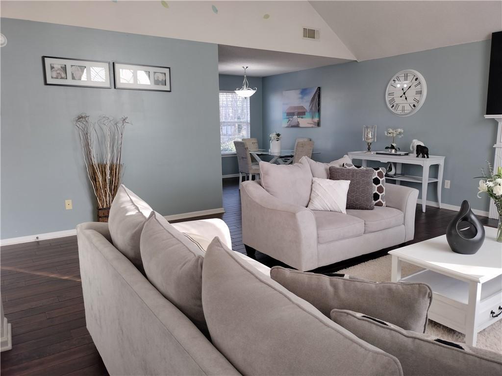 Foto principal - 6324 Lakeview Ct