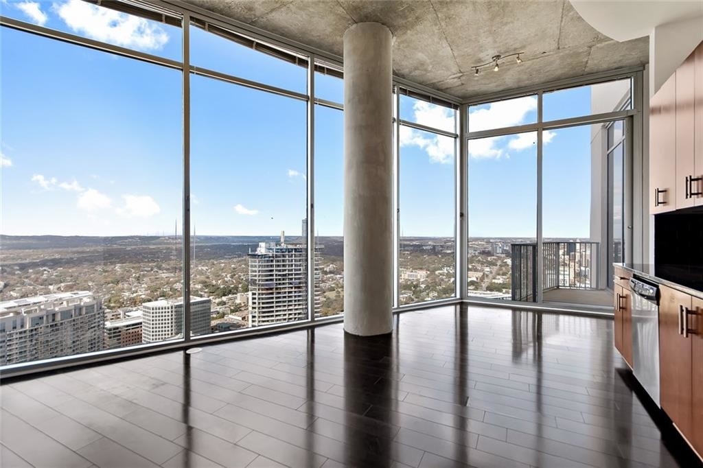 Foto principal - 360 Nueces St