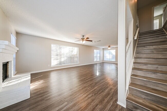 Foto del edificio - 2843 Red Oak Dr