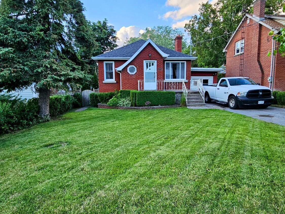 More photos to come - 869 Johnson St