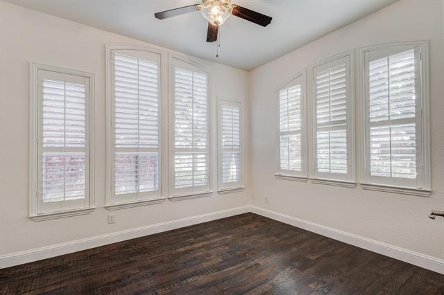 Foto del edificio - 5967 Hidden Creek Ln