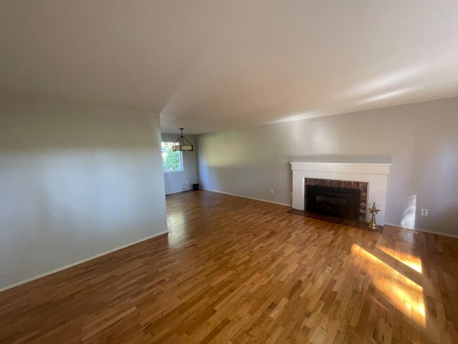 Building Photo - 9024 NE 186th Pl