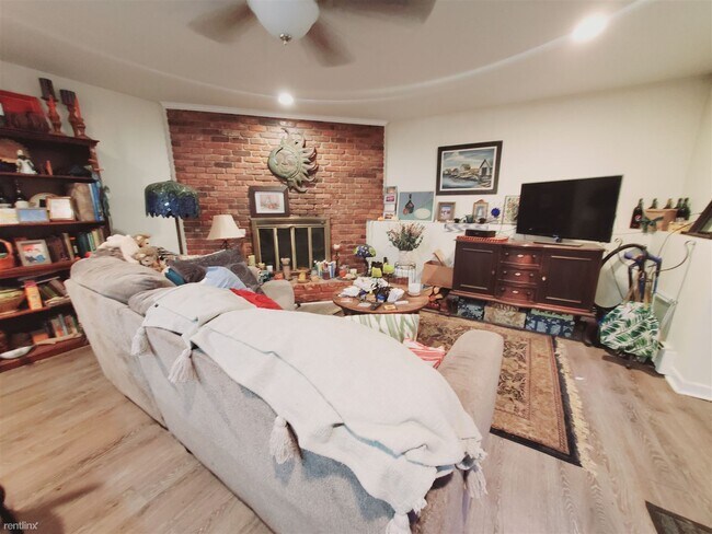 Building Photo - 1 br, 1 bath Condo - 34 Bayne St Apt 1