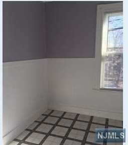 Foto del edificio - 28 Maple Ave