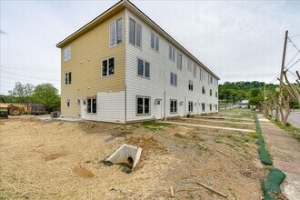 Building Photo - 2509 E 12th St