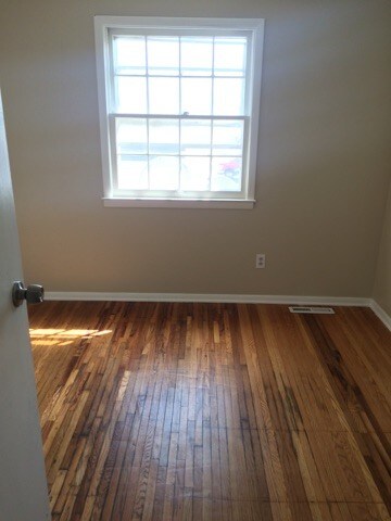 Primary Photo - 3224 Walden Ave