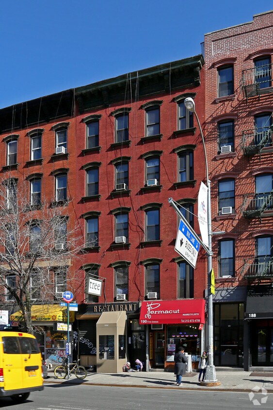 Primary Photo - 190 1st Ave