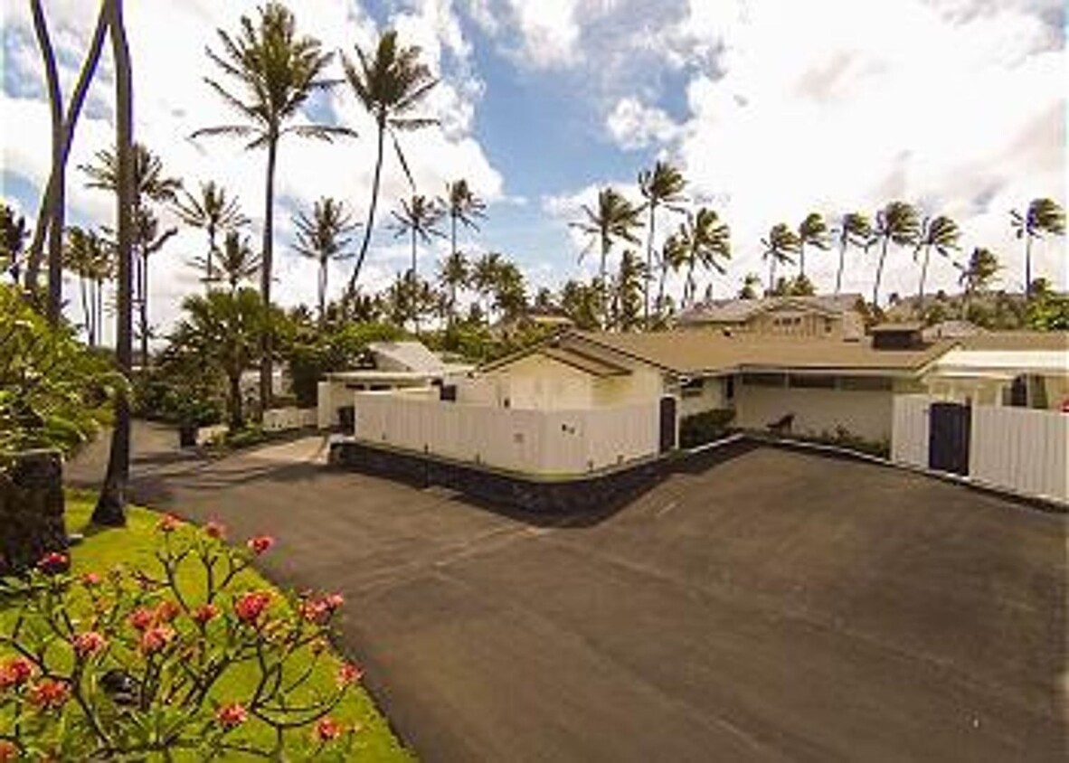 Primary Photo - Helen's Beach House in Kailua (Fully furni...