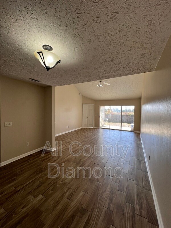 Foto del edificio - 5226 Joshua Ln