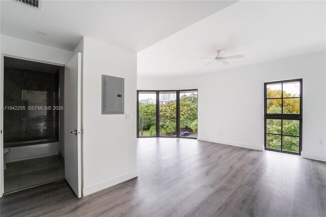 Foto del edificio - 1165 NW 8th Ave