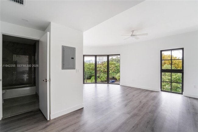 Foto del edificio - 1165 NW 8th Ave