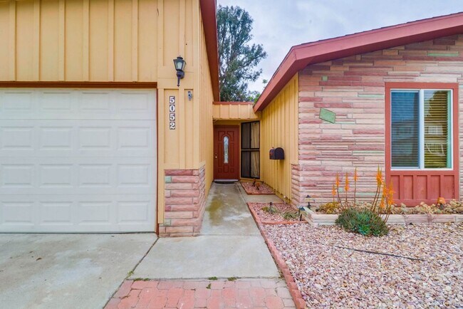 Building Photo - **CHARMING CLAIREMONT 3 BEDROOM 2 BATH**GA...