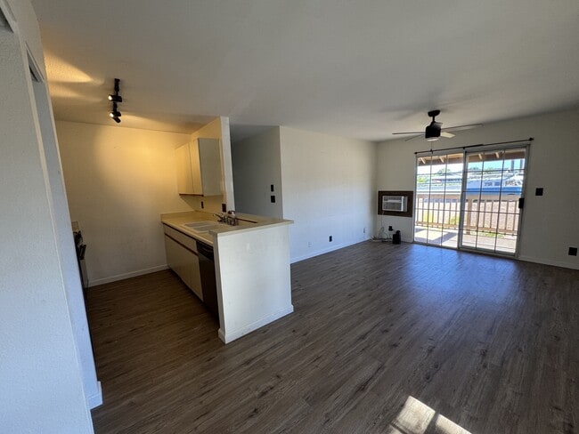 Foto del edificio - 140 Uwapo Rd