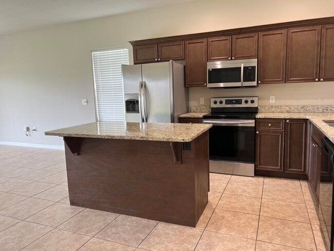 Building Photo - 1225 Sangria Cir