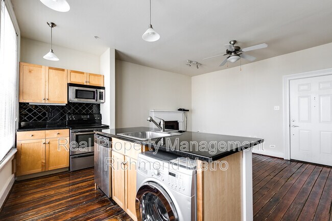 Building Photo - 1321 1/2 E. Main St.