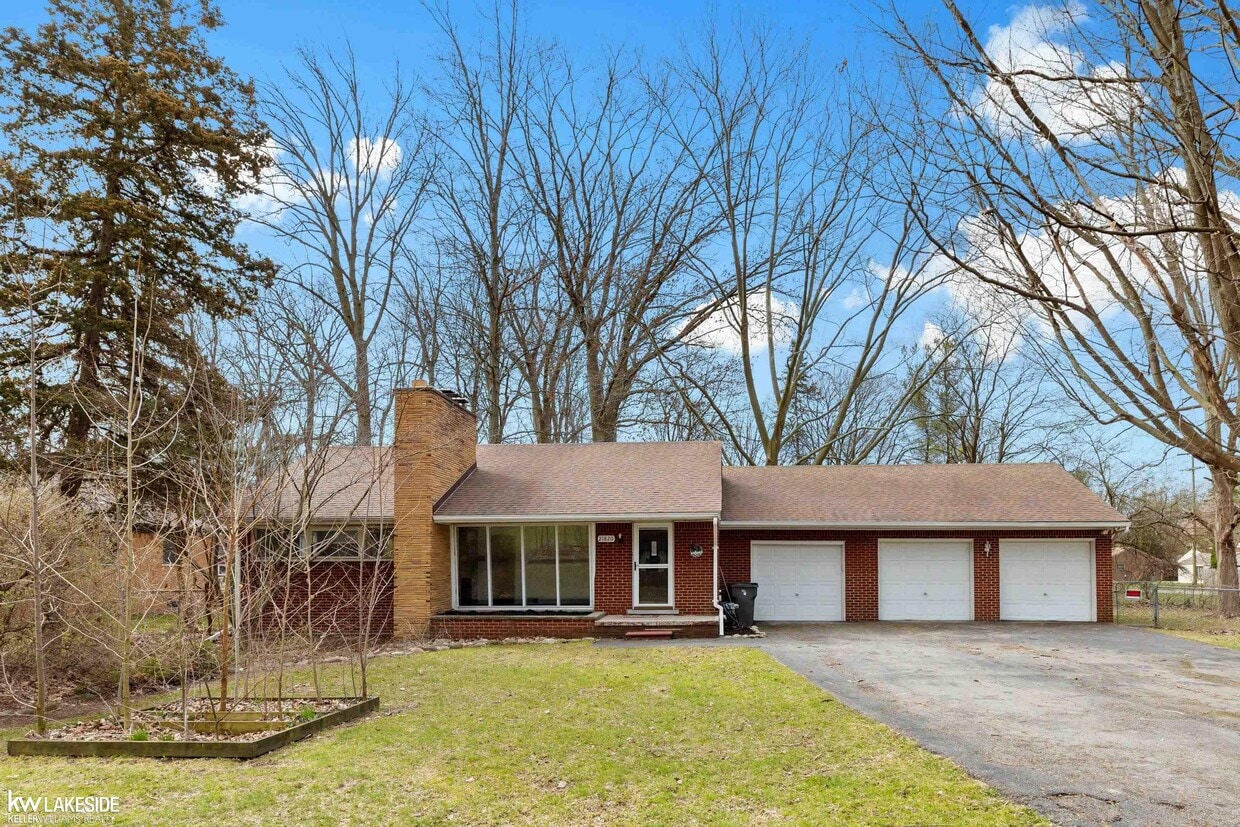 Foto principal - 21820 Drexel St