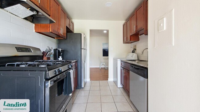 Foto del edificio - 6220 Springhill Dr