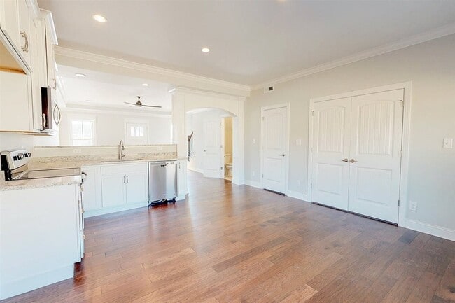 Building Photo - 3427 Fleeman Place Dr NE