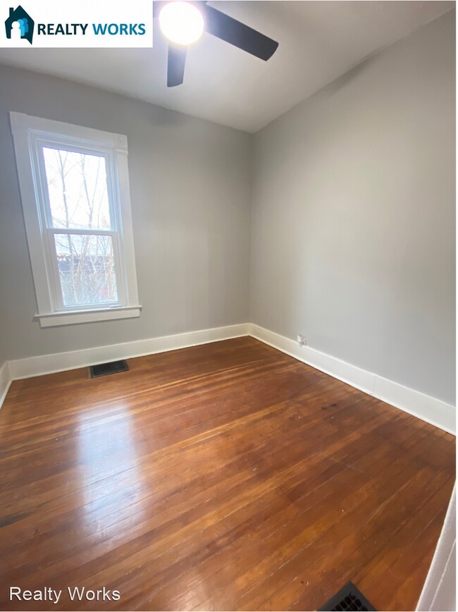 Building Photo - 2 br, 1 bath House - 319 C St