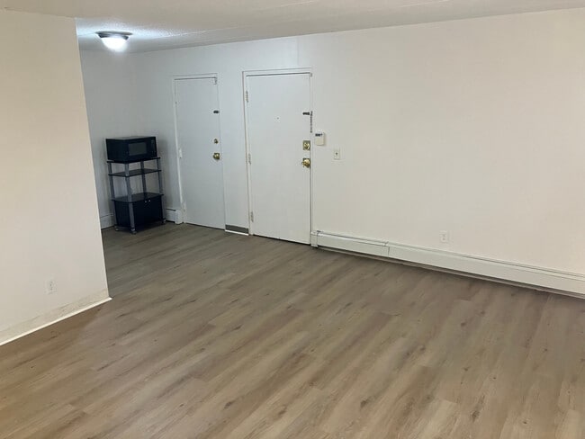 Building Photo - 287 Commercial St