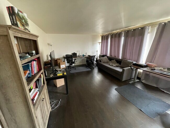 Foto del edificio - 1451 E 55th St
