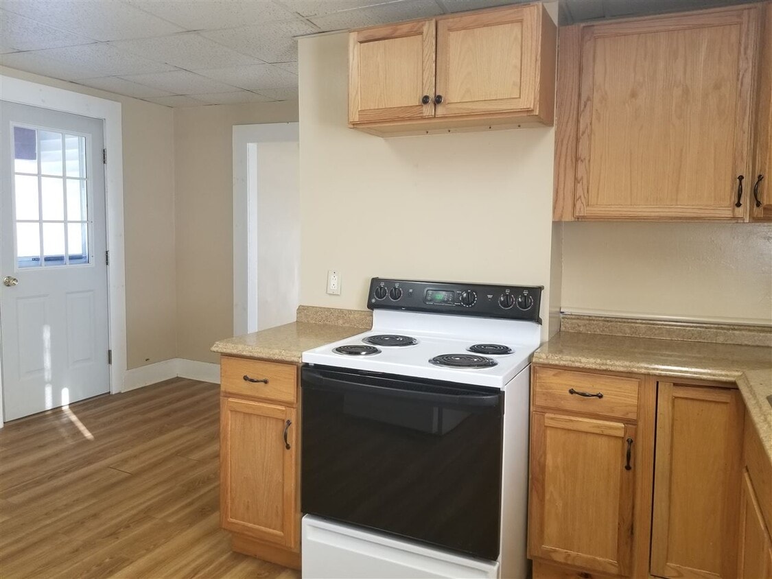 212 Water St Unit 2, Keene, NH 03431 Room for Rent in Keene, NH