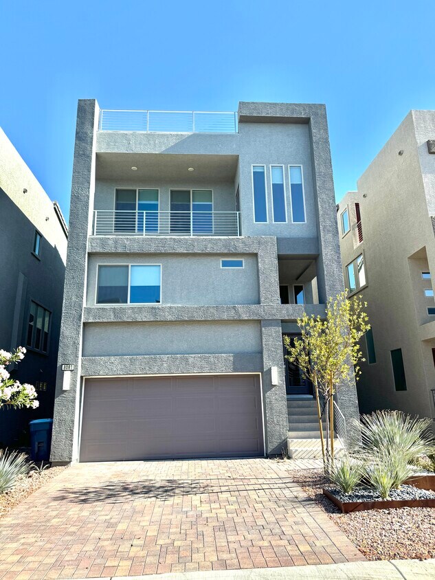 Primary Photo - 8081 Misty Canyon Ave