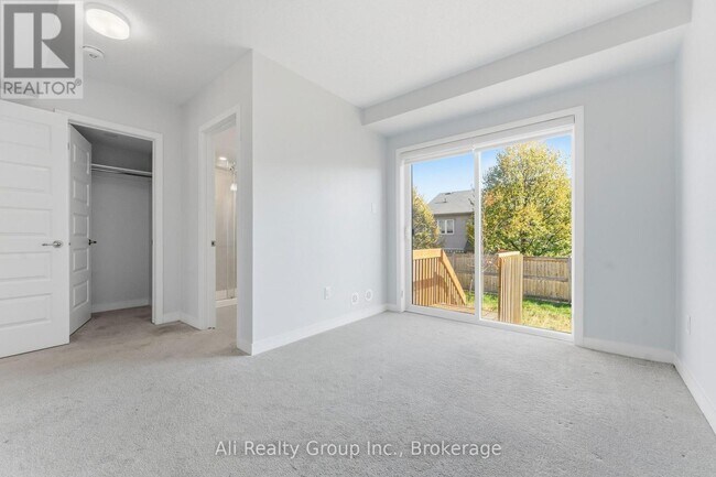 Building Photo - 750 Kinstead Pvt