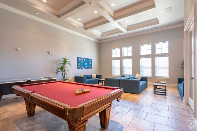 Sala de juegos - Marbella Bay Apartments