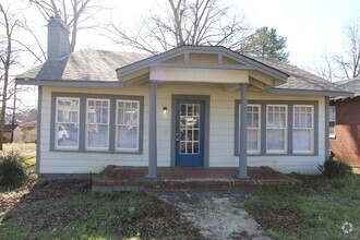 Building Photo - 1427 4th Ct W