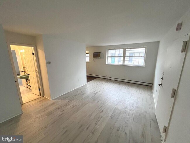 Foto del edificio - 6010 Bingham St